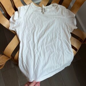 Skims fits everybody stretchy tee. In bone color. M